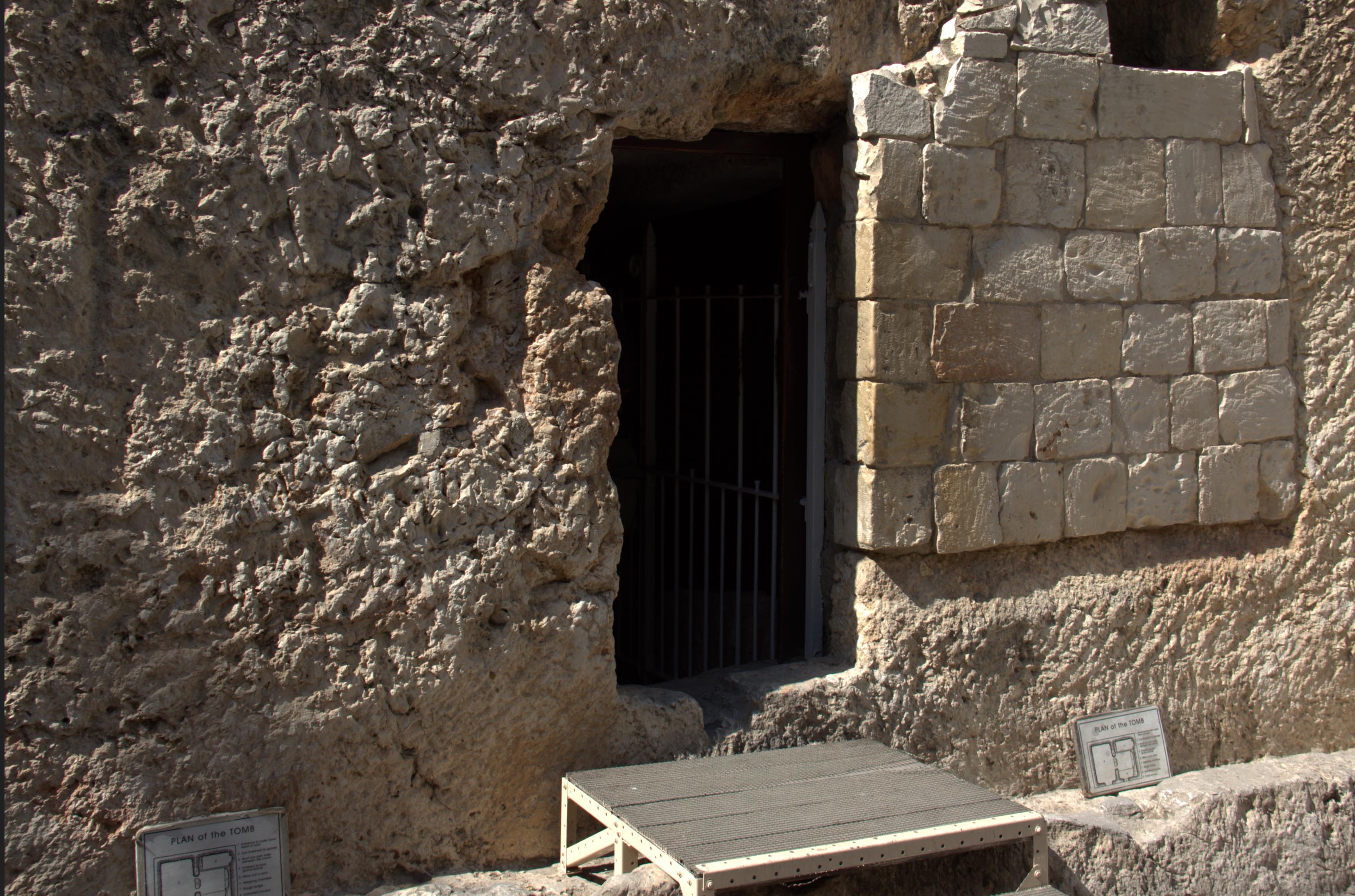 Garden Tomb image 12